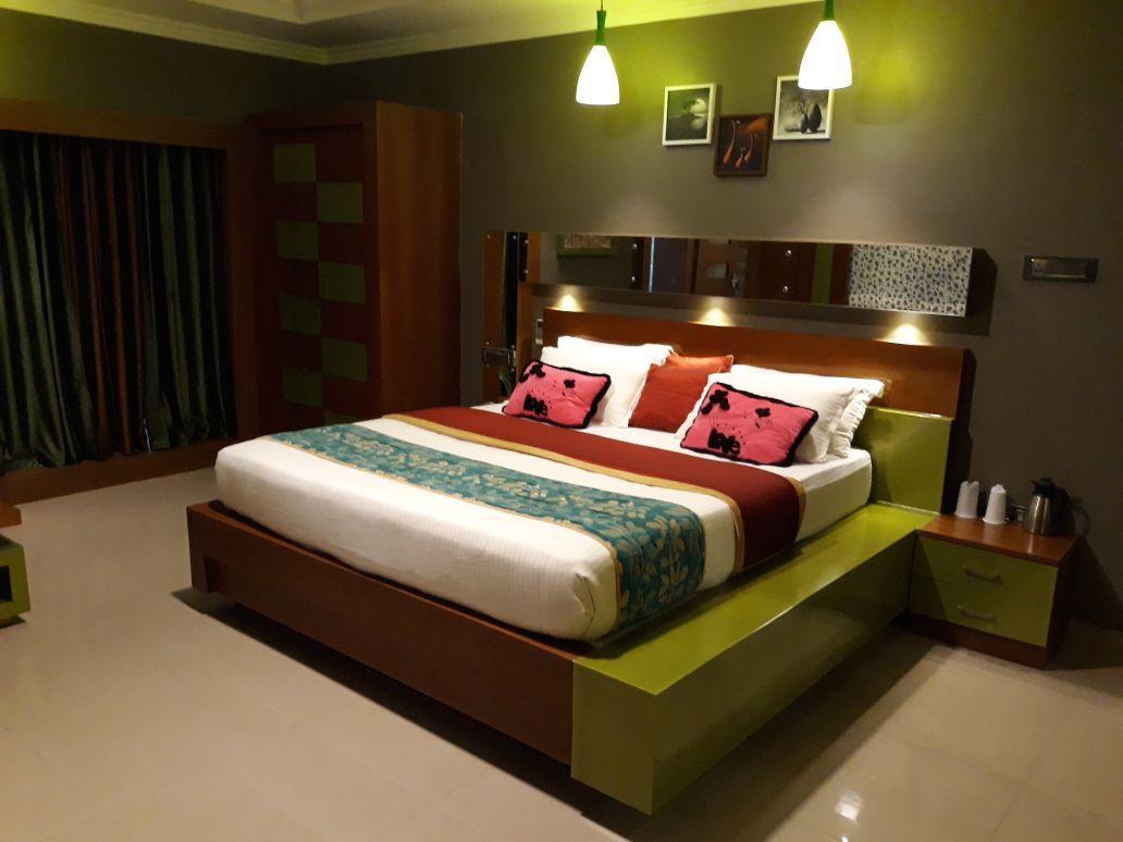ฮอลิเดย์ ฮิลล์ โฮเต็ล แอนด์ สวีท Hotel สุลต่านบาเทรี ภายนอก รูปภาพ